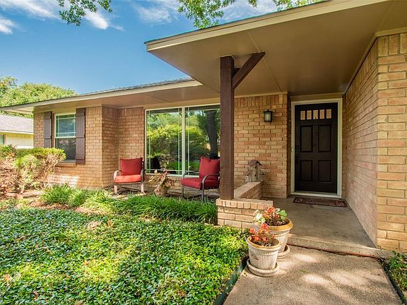 4th image of 7933 Woodstone Ln