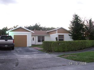 19734 NW 59th Ave, Hialeah, FL 33015