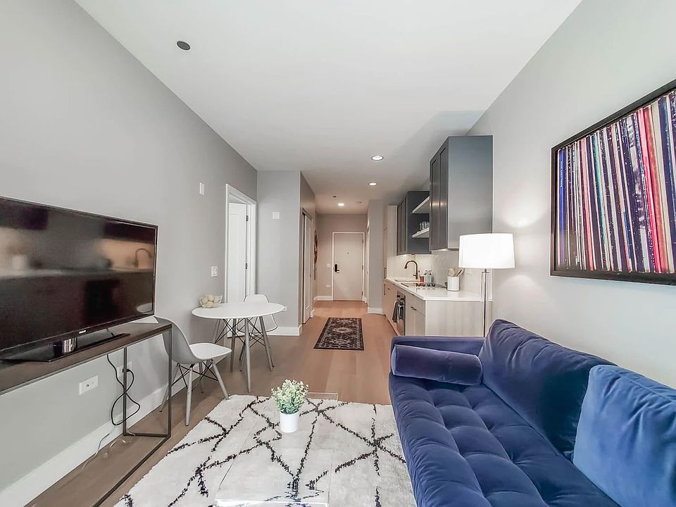 1st image of 1221 N Dearborn Pkwy #1519