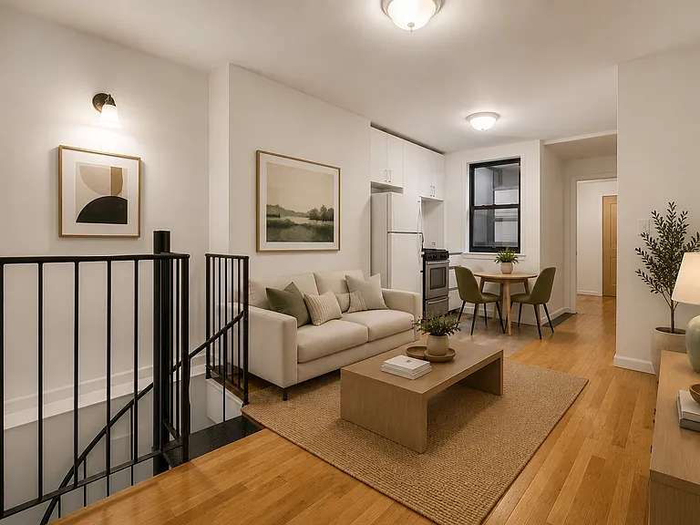 249 E 10th St #17 — Photo 1