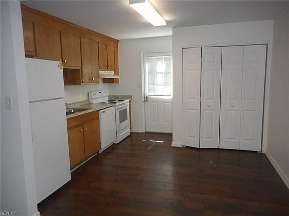 3rd image of 122 Christian St APT 2