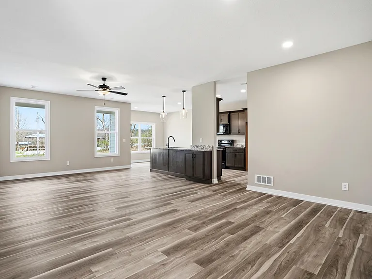 1044 Stonehaven Dr — Photo 5