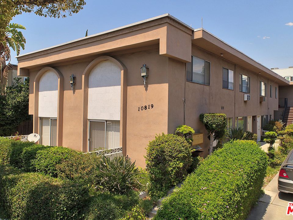 1st image of 10819 Camarillo St