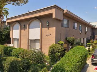 10819 Camarillo St, North Hollywood, CA 91602