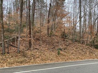 1203 Country Club Dr, Martinsville, VA 24112