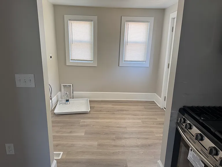 515 Mace Ave — Photo 5