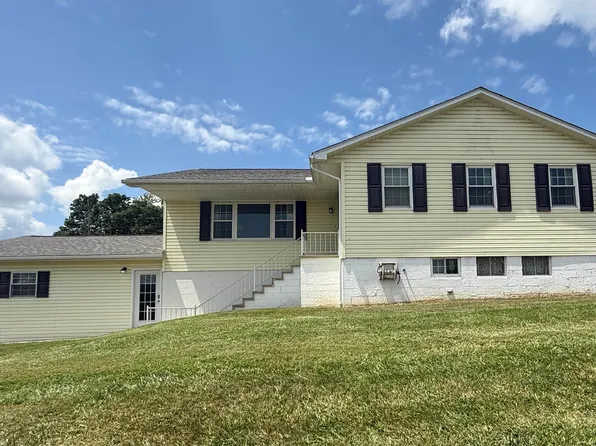 24 Betty Ave, Grafton, WV 26354