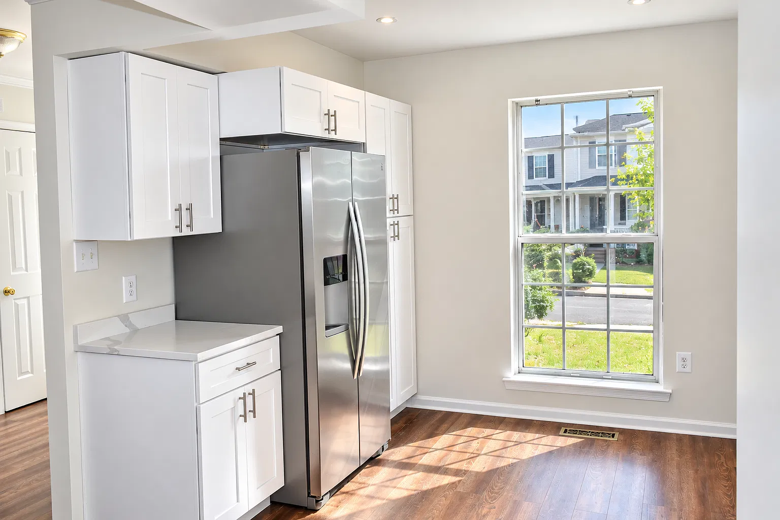 4 bed, 3.5 bath, 2226 sqft, $3,200 — Photo 3
