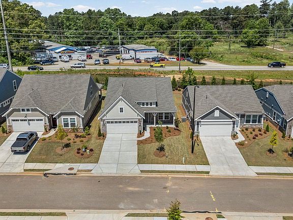3rd image of 130 Laurel Farms Ln