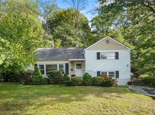 138 Pembrook Dr, Yonkers, NY 10710