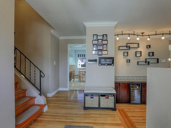 3rd image of 6148 Dunn Ave