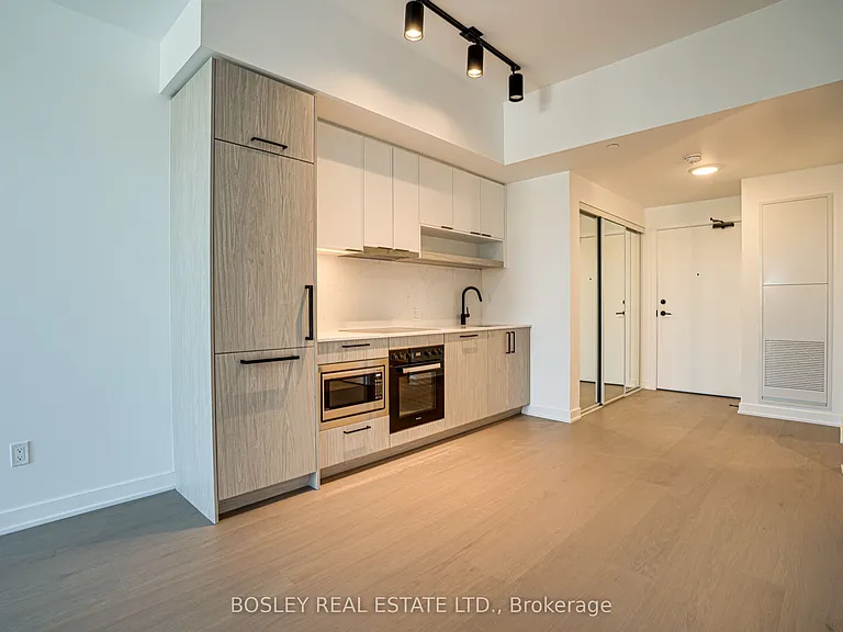 91 Montclair Ave #812 — Photo 16