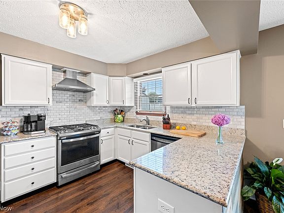 5th image of 10515 Lake Meadows Dr
