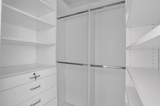 5th image of 90 Edgewater Dr #Penthouse 18