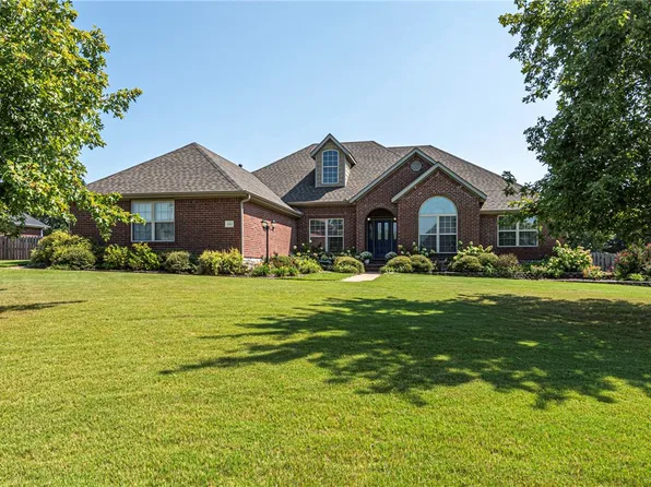 936 Woodley Green Ln, Cave Springs, AR 72718