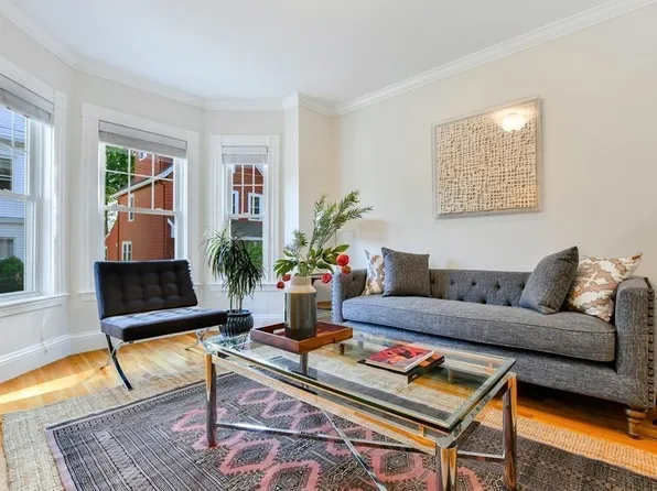 10 Belmont Pl, Somerville, MA 02143