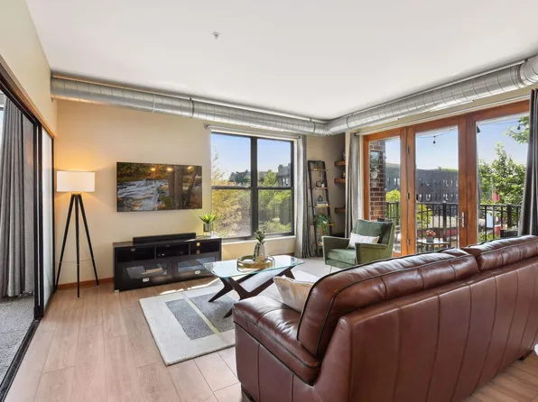 15 E Franklin Ave APT 300, Minneapolis, MN 55404