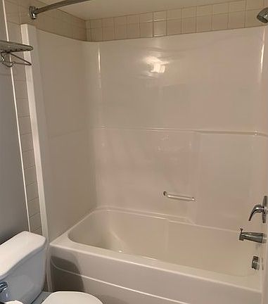 5th image of 709 6th Ave SE #108
