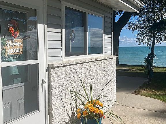3rd image of 2426 Northeast Dr