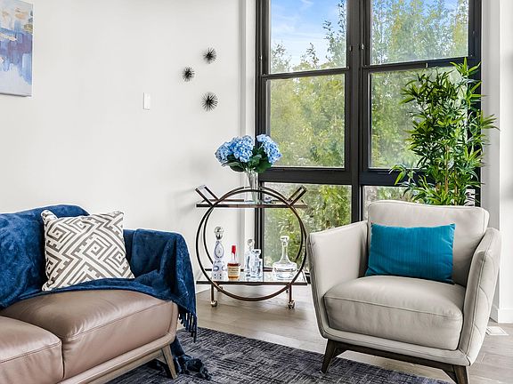 5th image of 800 Embassy Dr APT 337