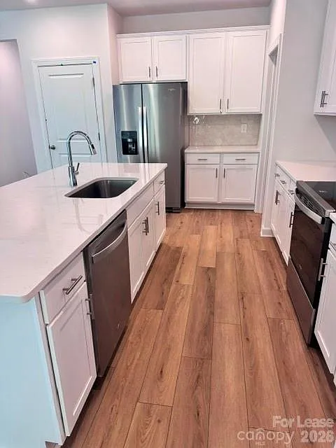 5 bed, 3.0 bath, 2352 sqft, $2,295 — Photo 4