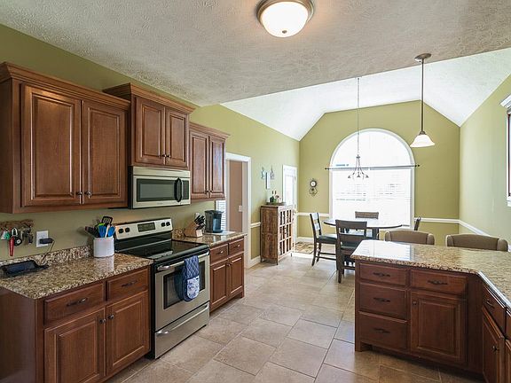 4th image of 1409 Deerskin Ct