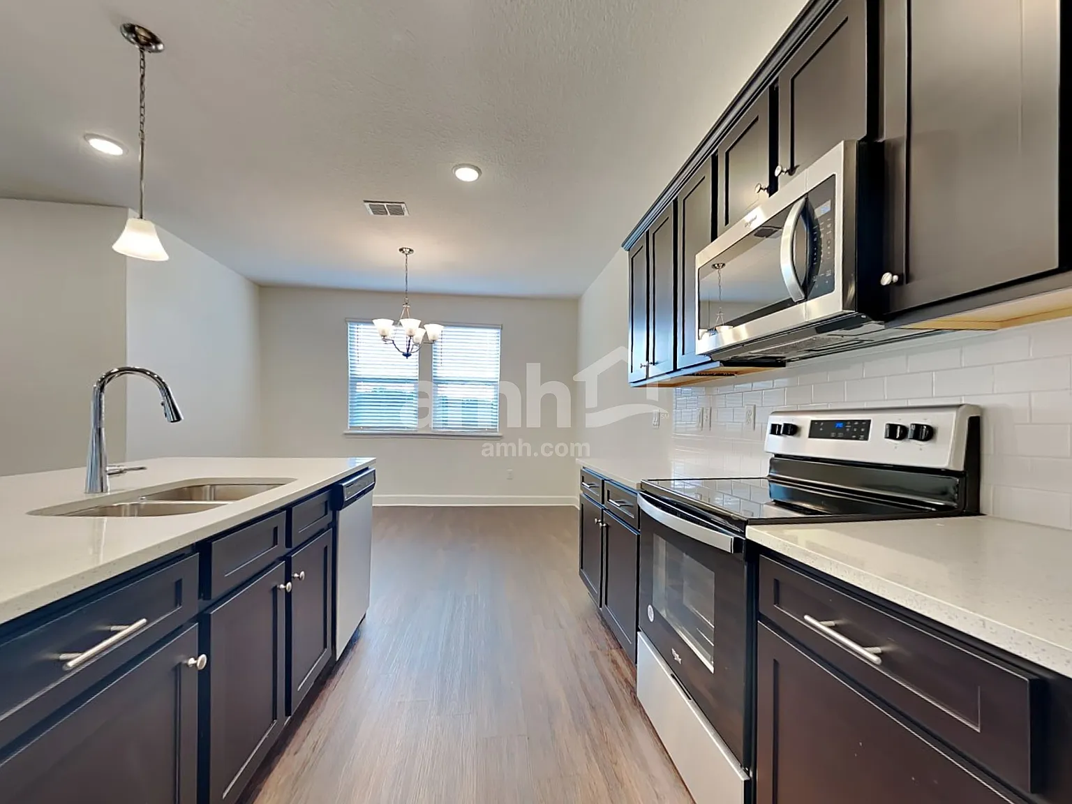 5 bed, 3.0 bath, 2372 sqft, $2,540 — Photo 3