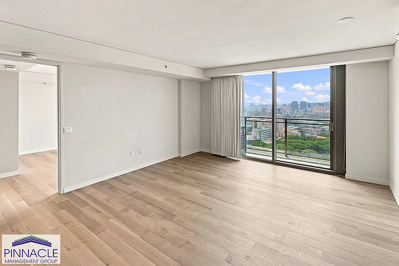 2 bed, 2.0 bath, 1034 sqft, $4,000 — Photo 2