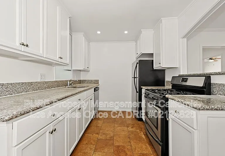 1527 Harvard St #5 — Photo 10