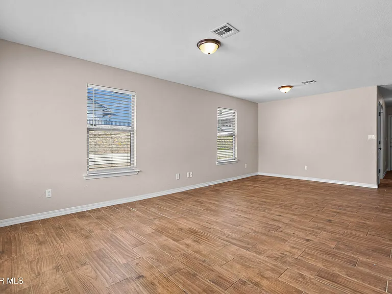 8804 Eclipse St #B — Photo 6