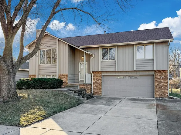 1362 NW 90th Ct, Clive, IA 50325