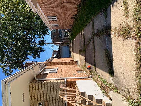 4th image of 449 Oglesby Ave