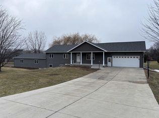 N2471 Van Matre Ln, Monroe, WI 53566