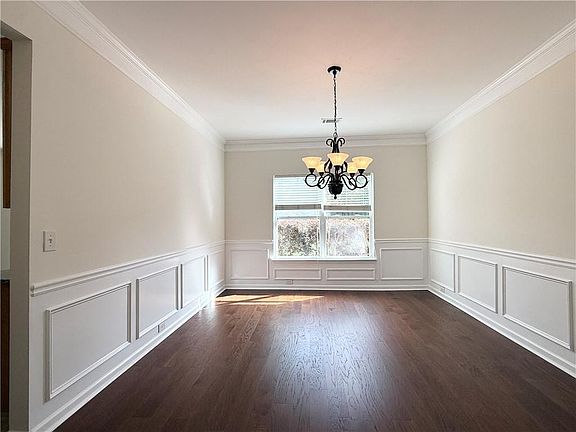 4th image of 1115 Grey Rock Way