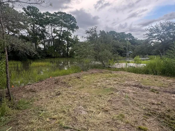 3020 S Shore Dr, Charleston, SC 29407