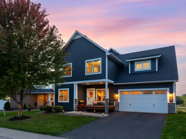 9060 Degler Cir, Chanhassen, MN 55317