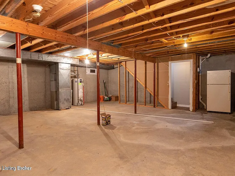 9104 1/2 Fairridge Dr — Photo 15
