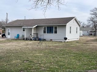 805 Shawnee St, South Coffeyville, OK 74072