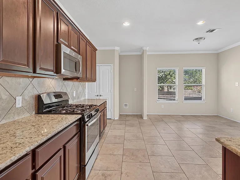 4601 Chestnut Meadows Bnd — Photo 7