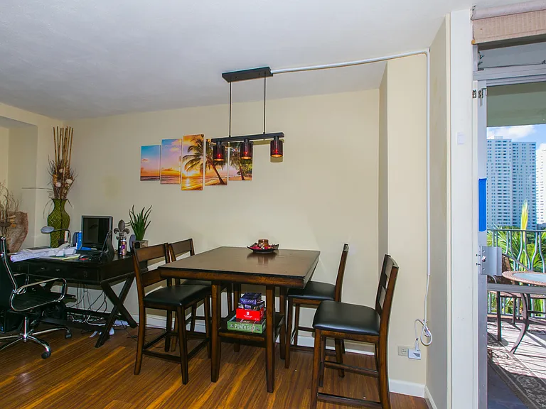1511 Nuuanu Ave #639 — Photo 17
