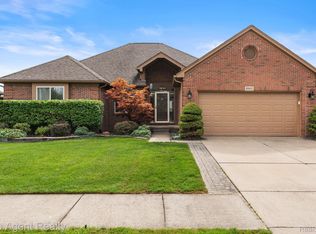 50800 Alden Dr, Macomb, MI 48044