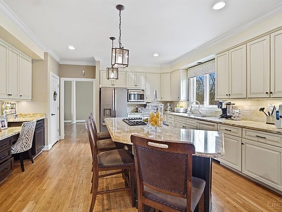 4th image of 6716 Treeridge Dr