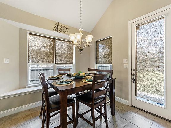 5th image of 2424 Kingsgate Dr
