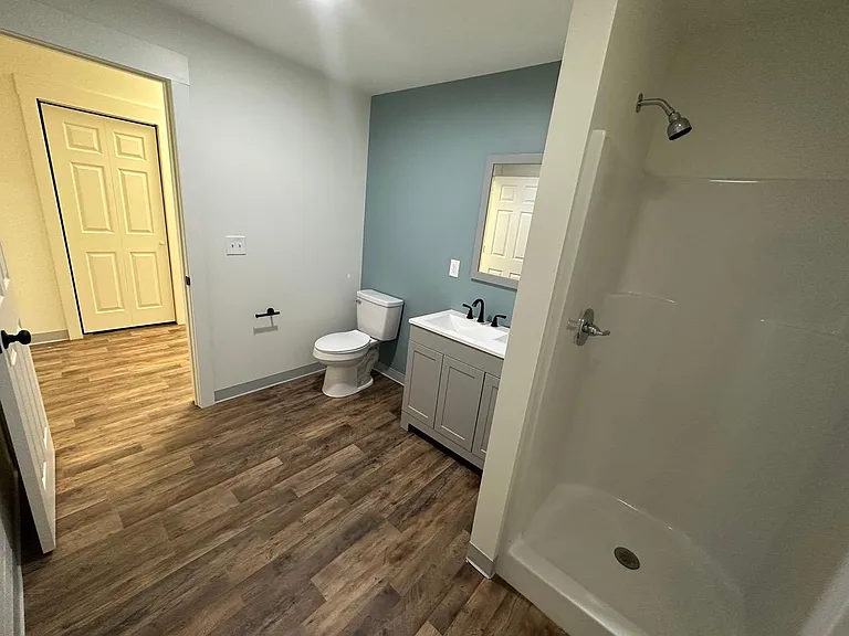 186 1st St #8 — Photo 11