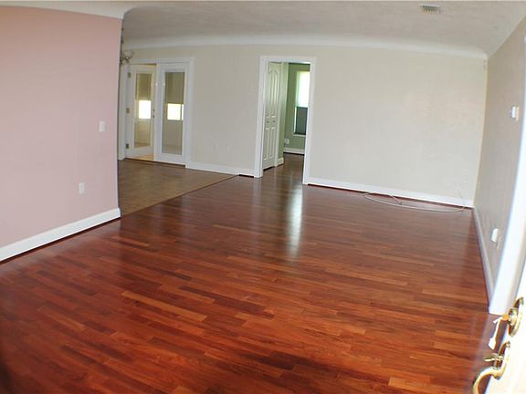 3rd image of 1451 Highfield Dr