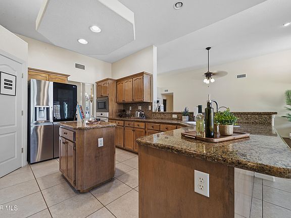 3rd image of 1472 Pioneer Rdg