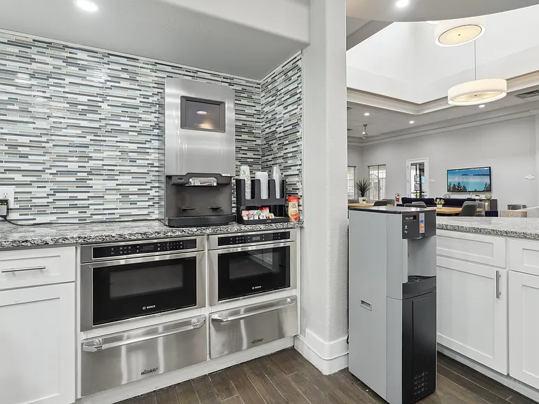 Valley View Senior Apartments — Photo 9