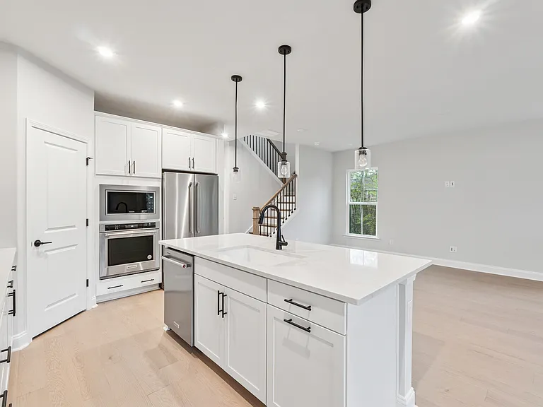 407 Renwood Trl — Photo 4