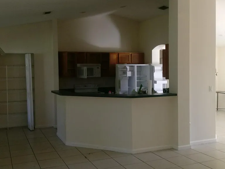 229 SW Chelsea Ter — Photo 10