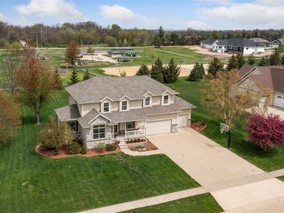 525 Chestnut Dr, Robins, IA, 52328